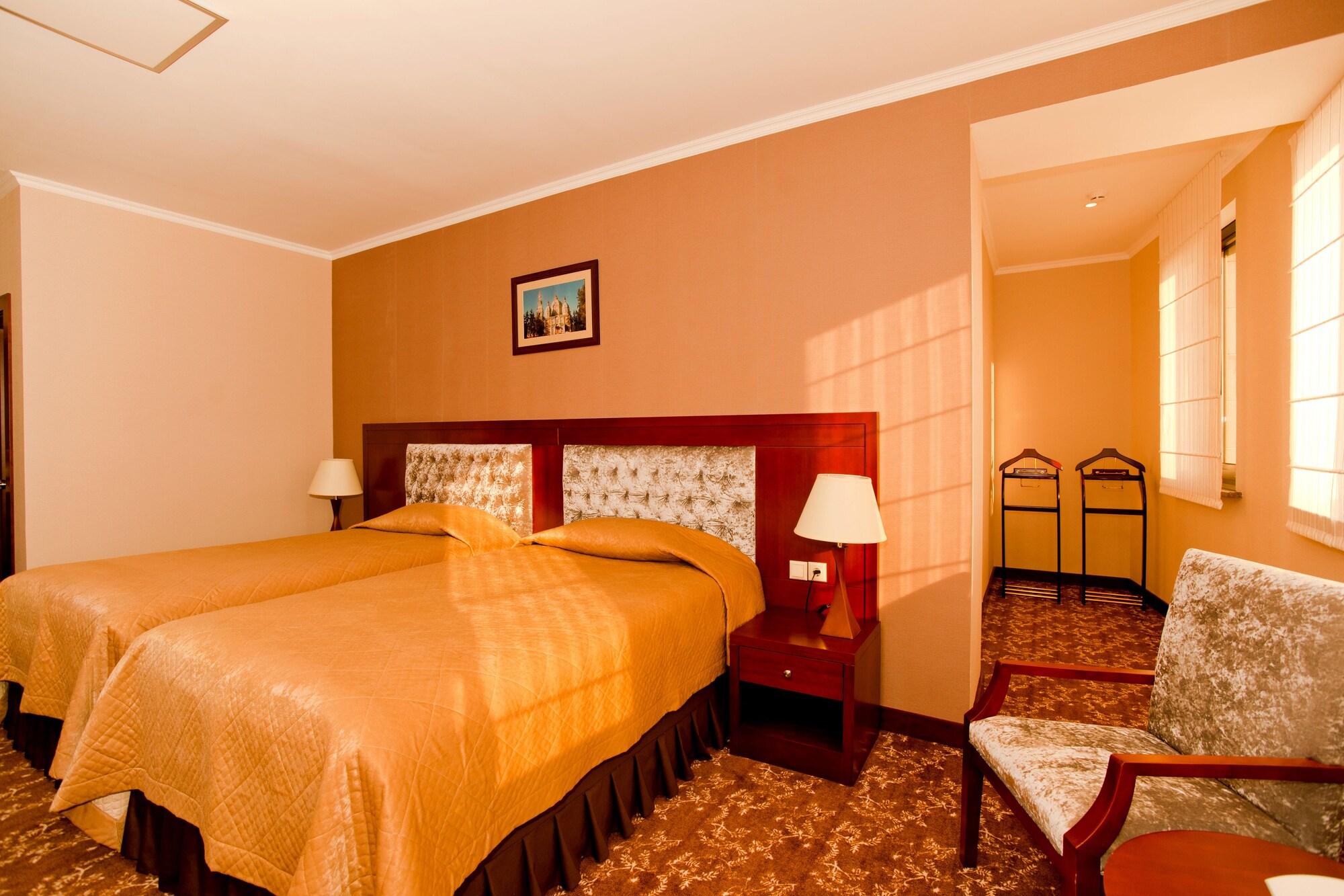 Grand Voyage Hotel Almaty Exterior photo