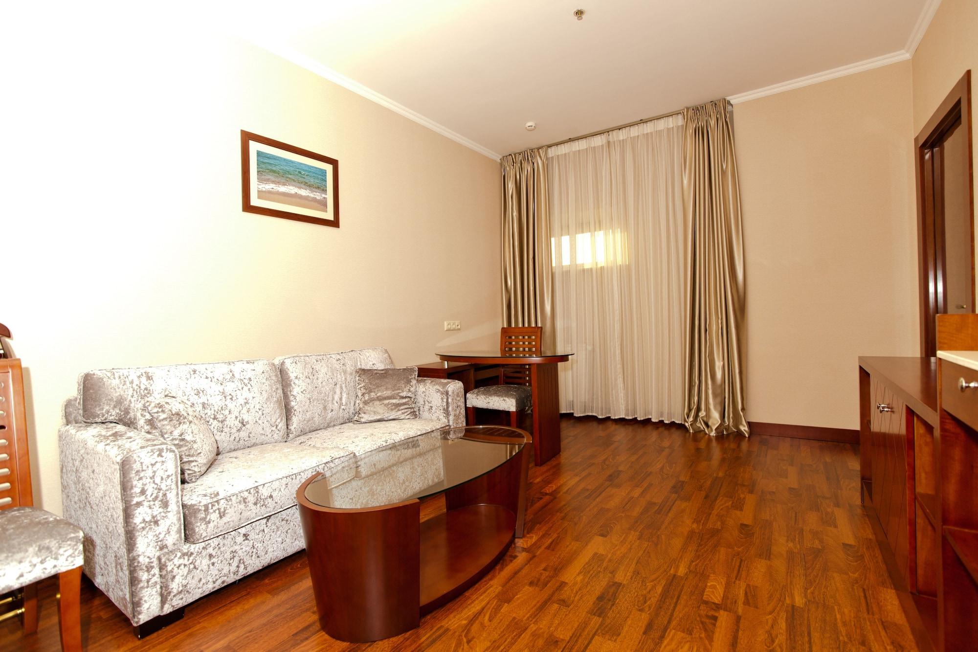 Grand Voyage Hotel Almaty Exterior photo