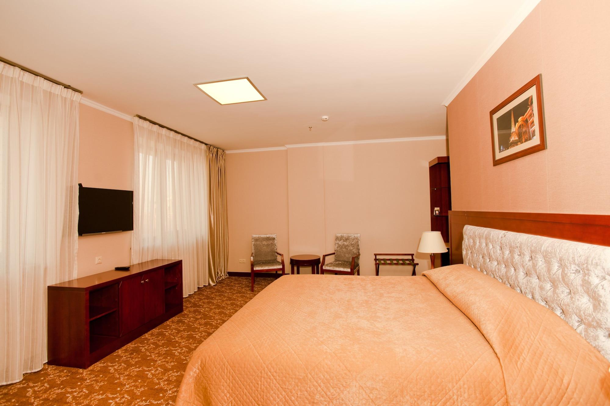 Grand Voyage Hotel Almaty Exterior photo
