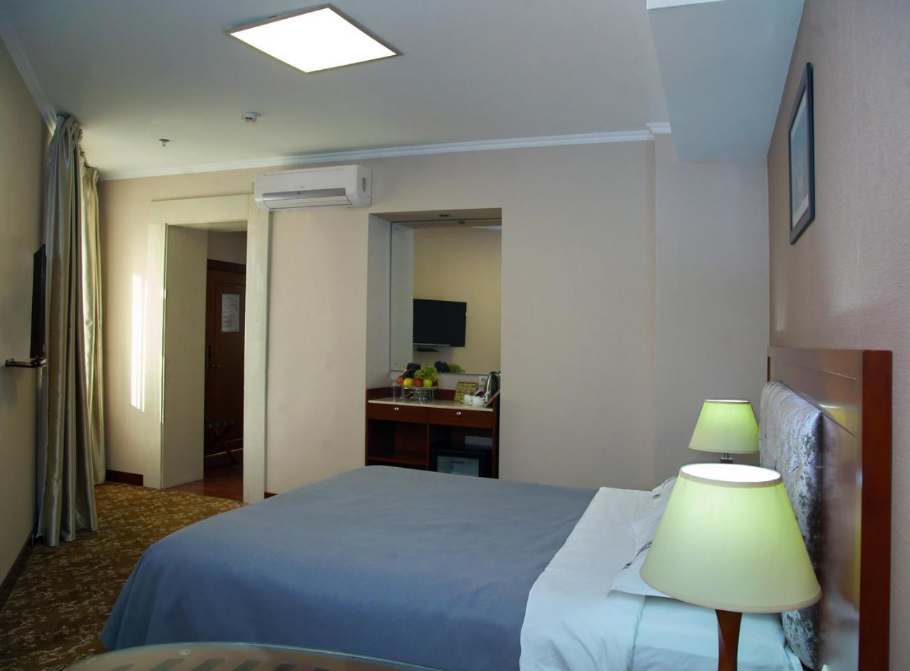 Grand Voyage Hotel Almaty Exterior photo