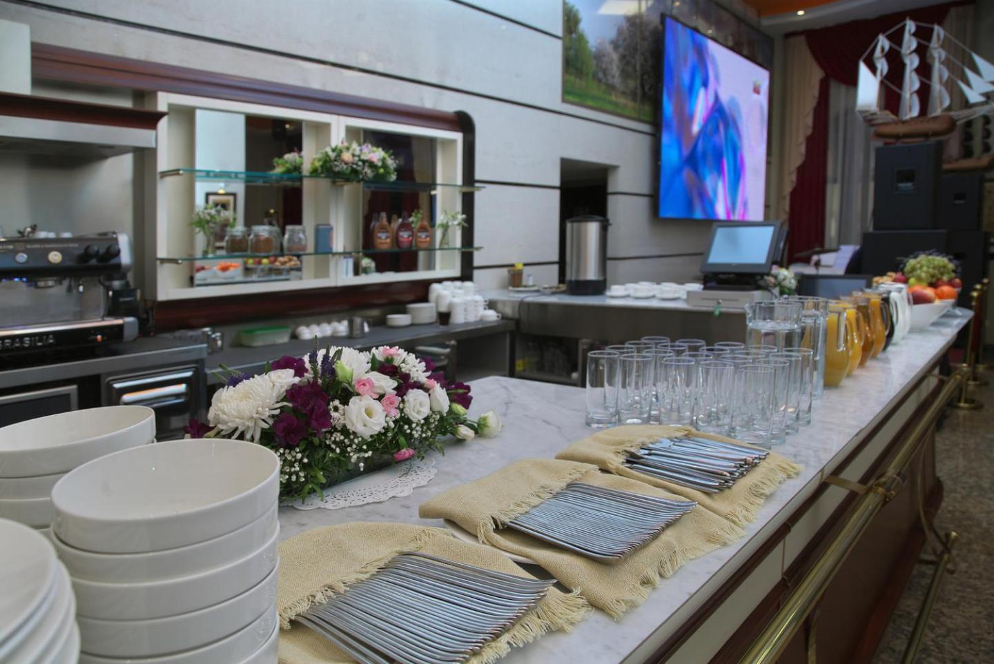 Grand Voyage Hotel Almaty Exterior photo