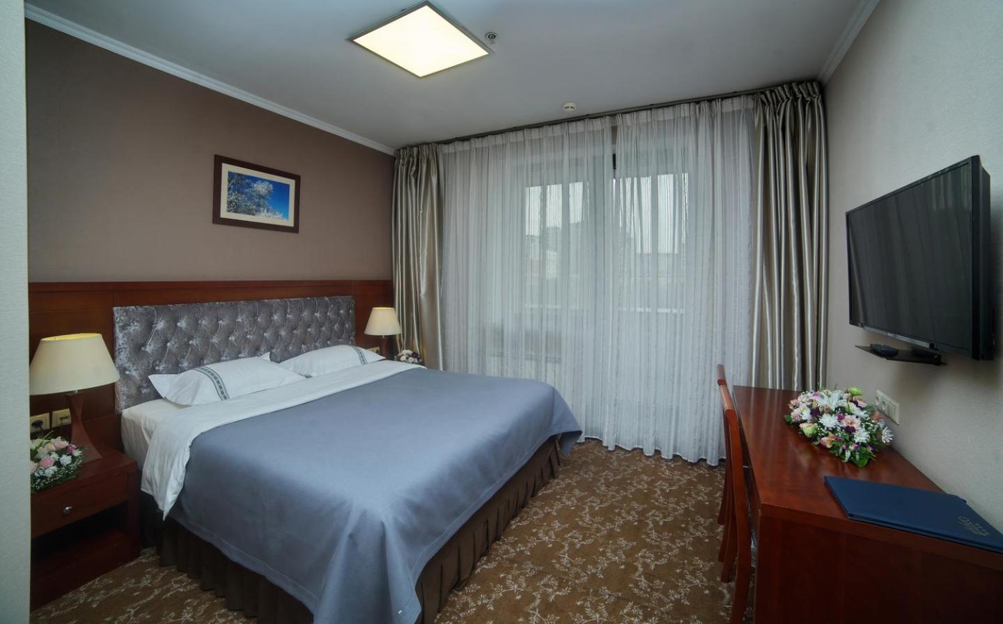 Grand Voyage Hotel Almaty Exterior photo
