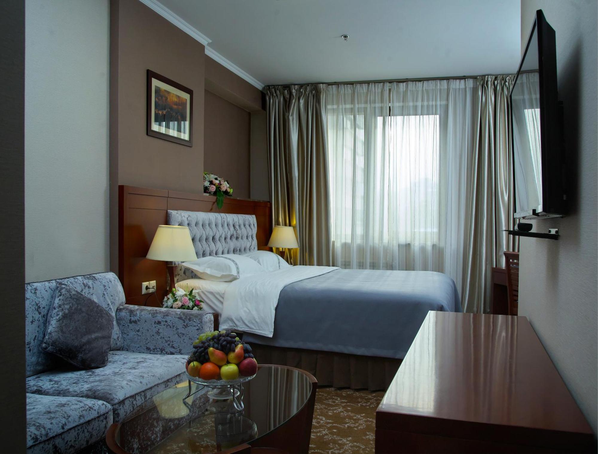 Grand Voyage Hotel Almaty Exterior photo