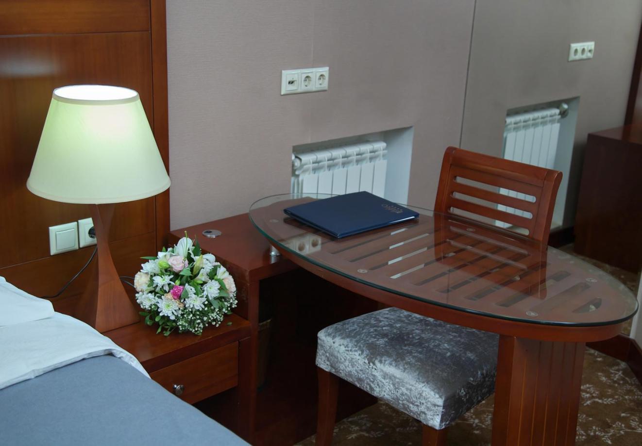 Grand Voyage Hotel Almaty Exterior photo